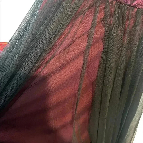 Lilt Juniors‎ burgundy dress - Picture 3 of 4